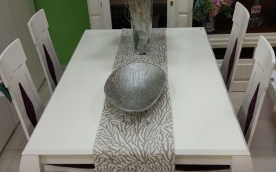 Mesa comedor + 4 sillas neoclasica Exposición